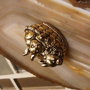 Vintage Bunny Basket Pin